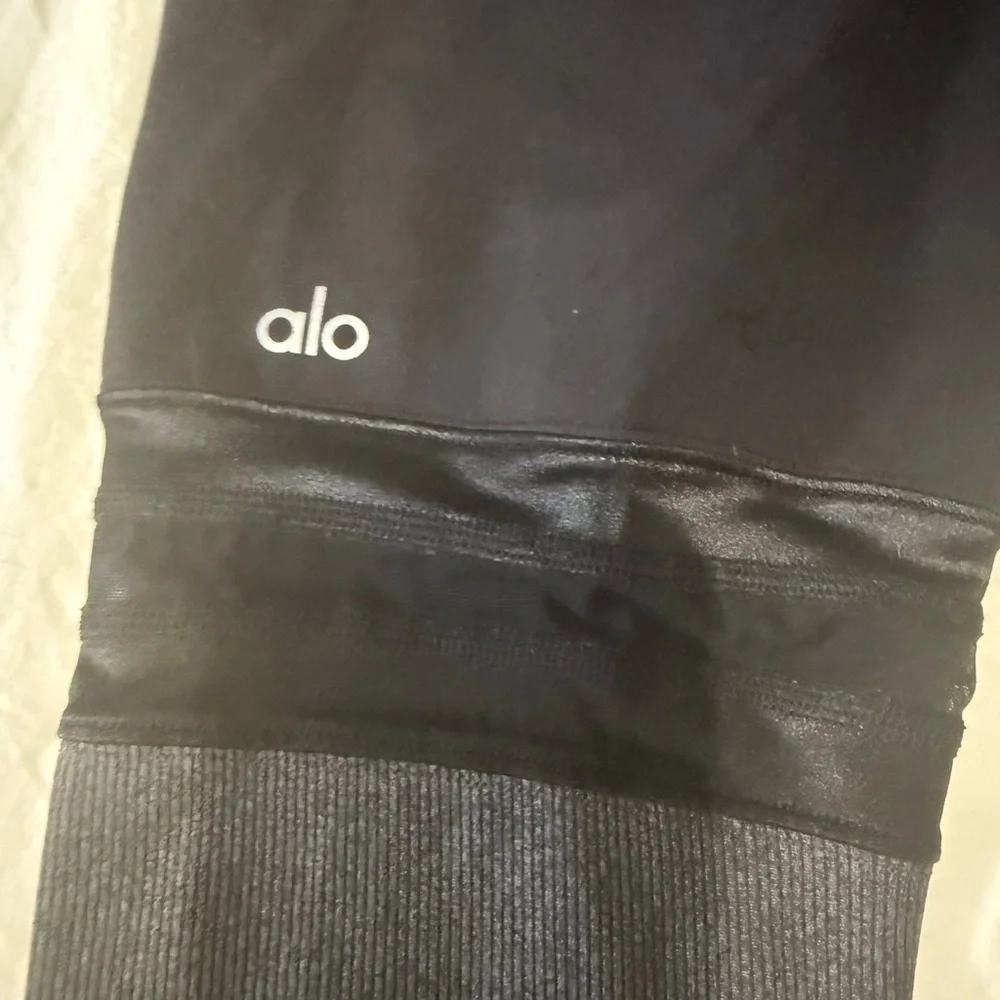 ALO Yoga Black Leggings Athletic Wear